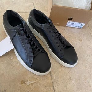 Uniform Standard Sneakers size 43